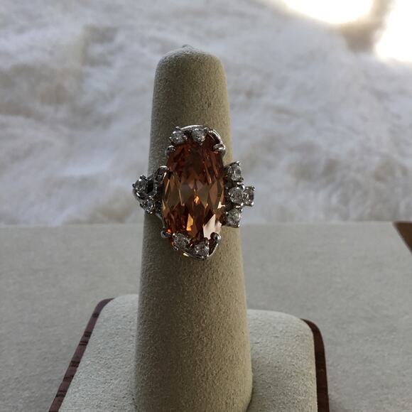 Elegant Silver Oval Yellow Crystal Cocktail Ring - Picture 1 of 9